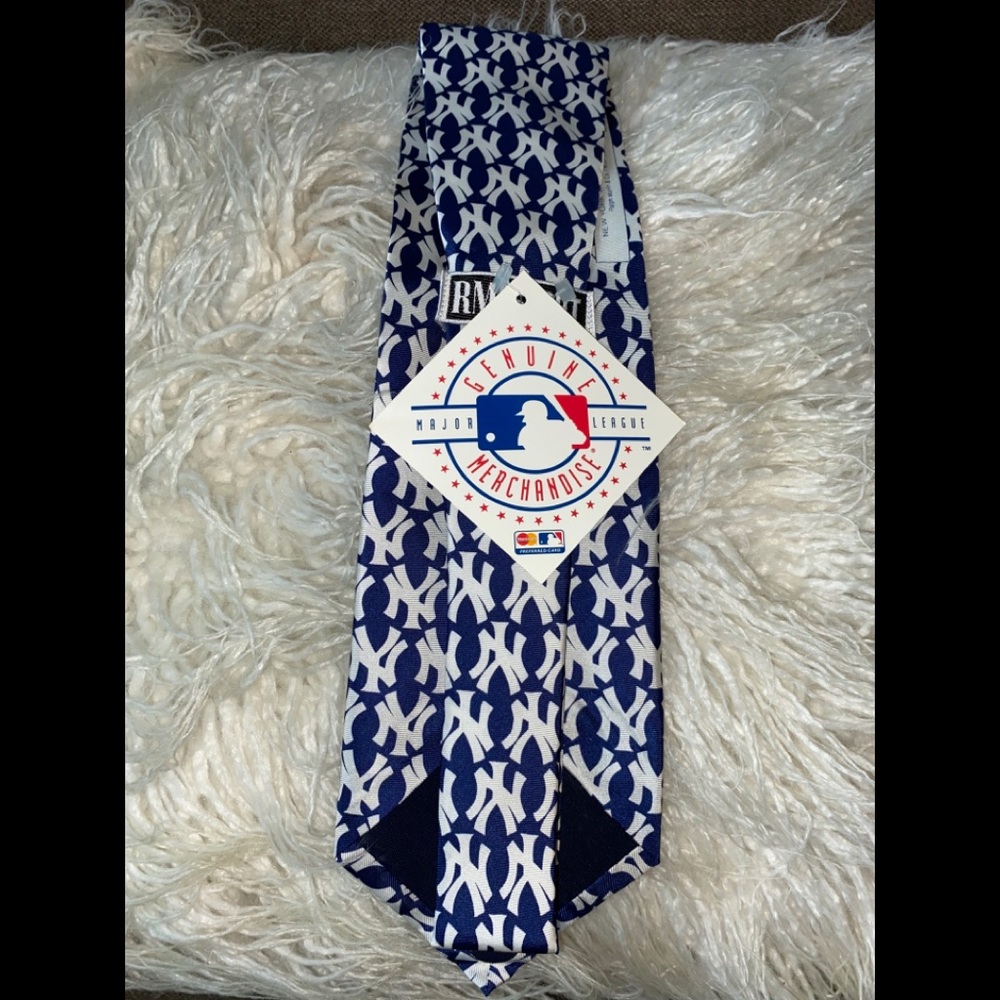 NIB 2002 vintage RM sport Yankees necktie - Picture 1 of 3
